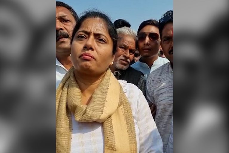 Sps Pallavi Patel Who Defeated Dy Cm Maurya Threatened Owner Occupied Lko Flat Using Forged 0973