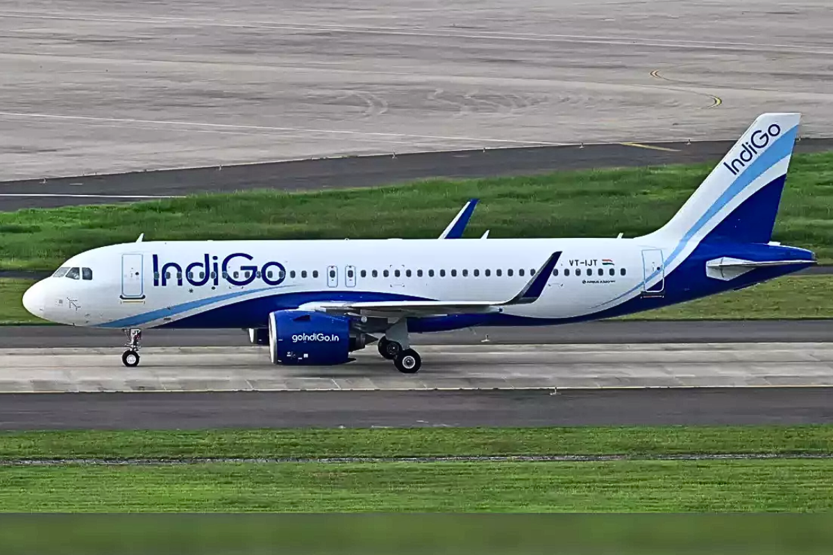 An IndiGo Aeroplane set to take off.