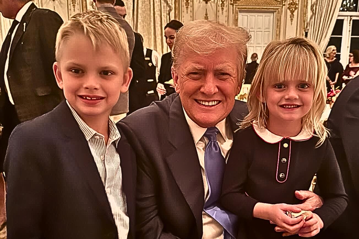 Donald Trump with his grand children's.