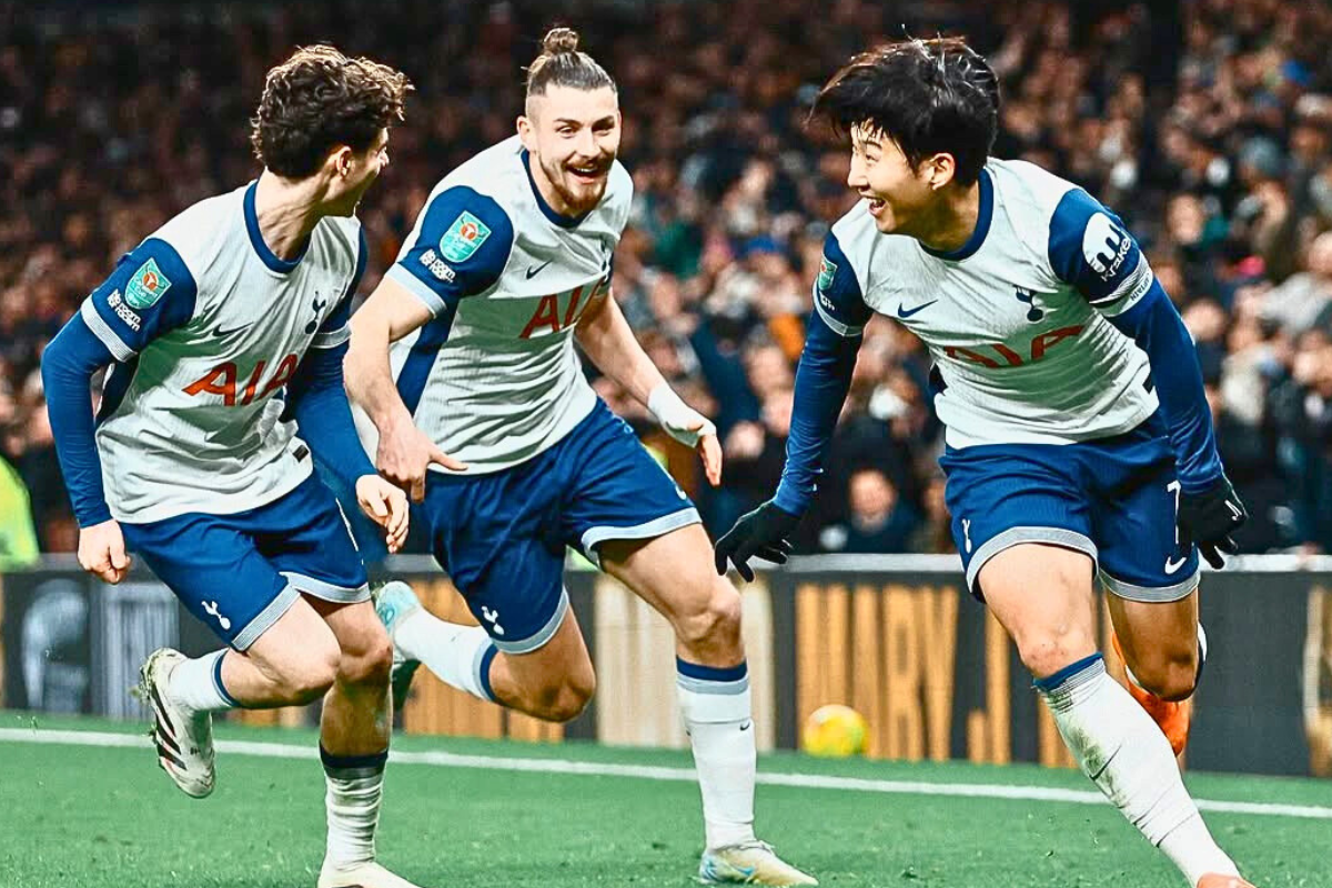 Son Heung-min celebrates after scoring the winner against Manchester United in the Carabao Cup Quarter Finals.