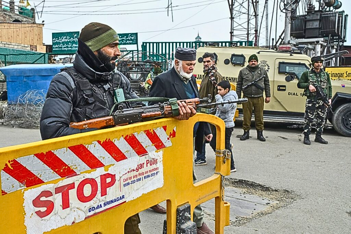 Multi layered security in Kashmir for Republic Day events.